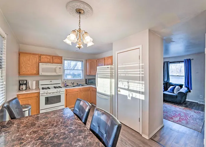 Family-friendly W/ Private Yard! *