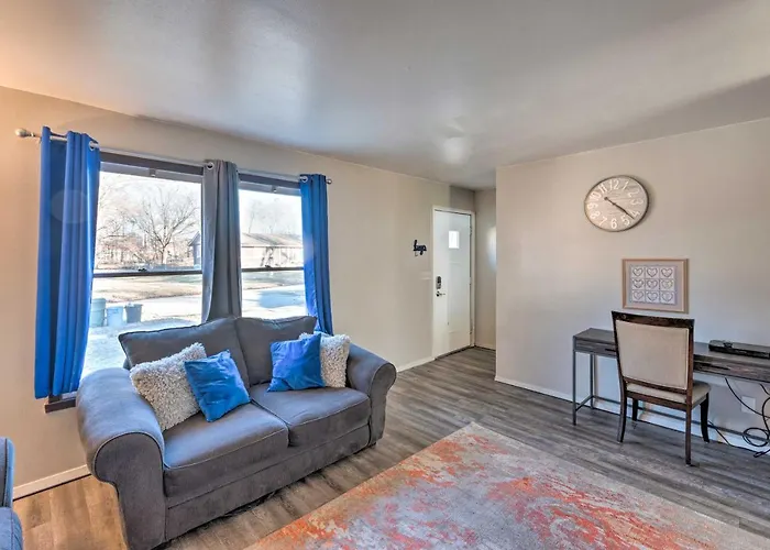 Family-friendly W/ Private Yard! * Rockford