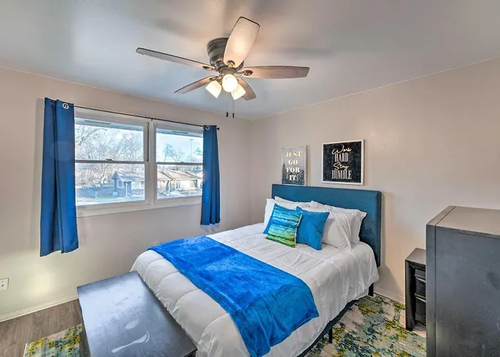 Family-friendly W/ Private Yard! *
