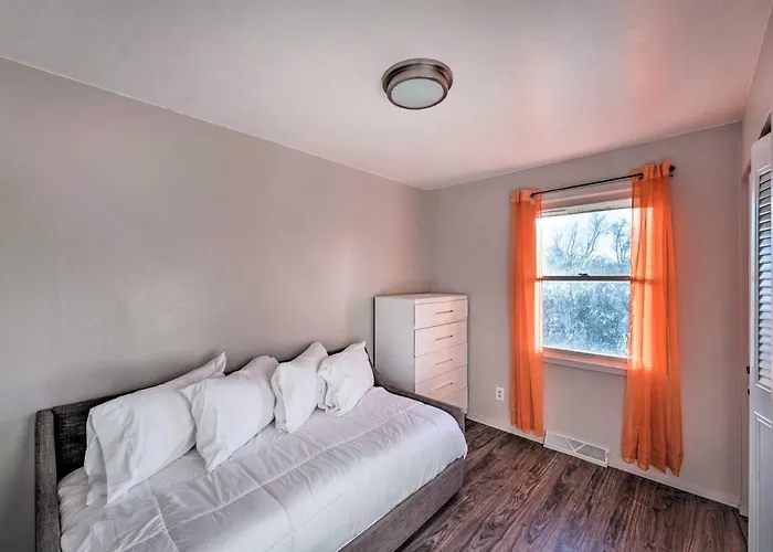 Family-friendly W/ Private Yard!