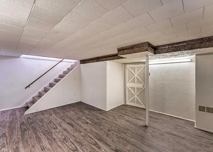 Family-friendly W/ Private Yard!