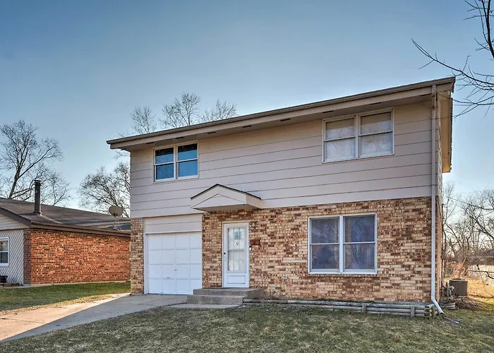 Family-friendly W/ Private Yard! * Rockford